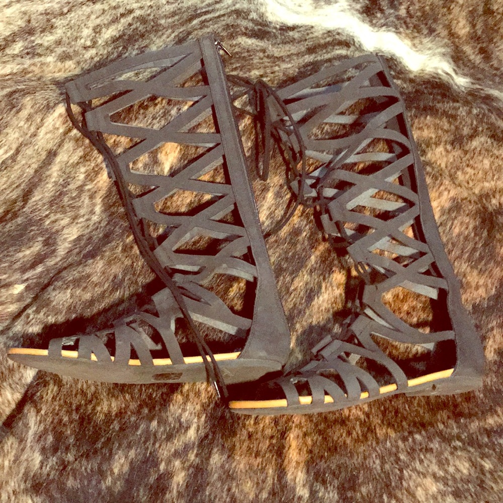 Soda sandals